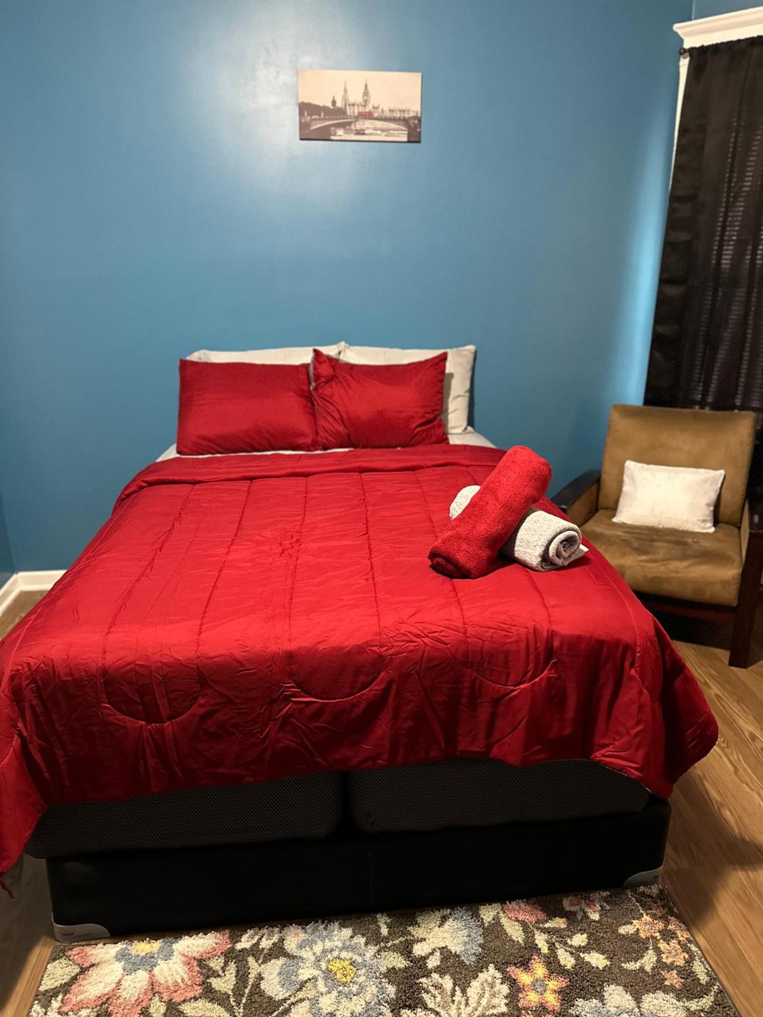 Fidelia Garnet Room, Queen Bed Minutes From Newark Liberty International Airport And Newark Penn Station Экстерьер фото